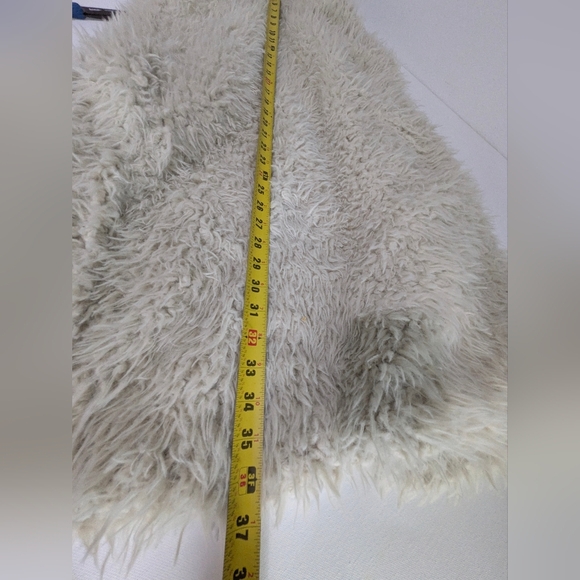 ASHLEY BY 26 INTERNATIONAL Cream HOODED FAUX FUR SHERPA VEST GLAM SIZE S - Picture 9 of 9